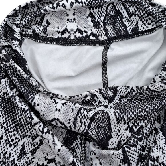 Gray Black And White Snakeskin Pattern Shorts Women Size Small - Picture 6 of 7